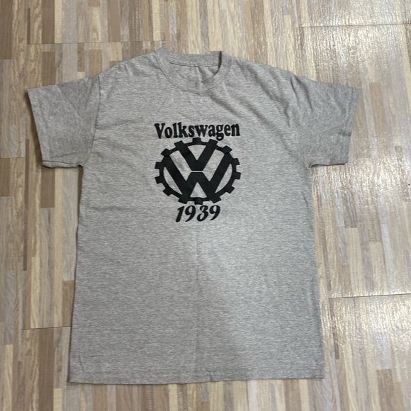👕 $5 👕Volkswagen 1939 fun T-shirt. Gray background. Excellent condition - Picture 1 of 2